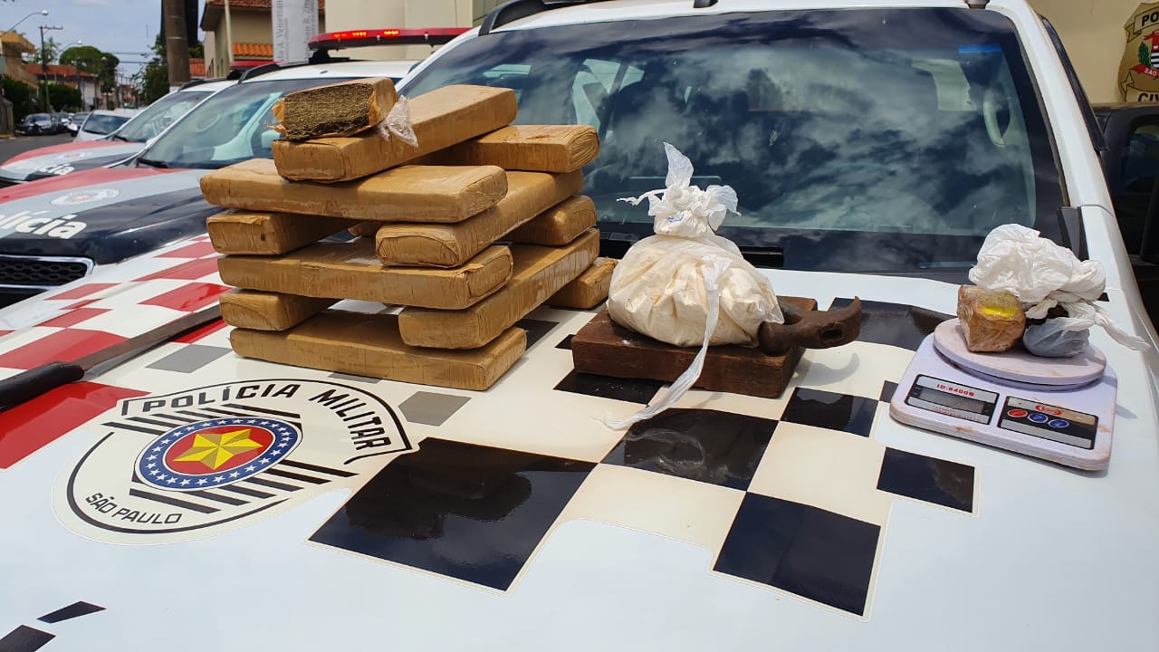 Policial bom de faro localiza em mata grande quantidade de entorpecentes - sudoestepaulista