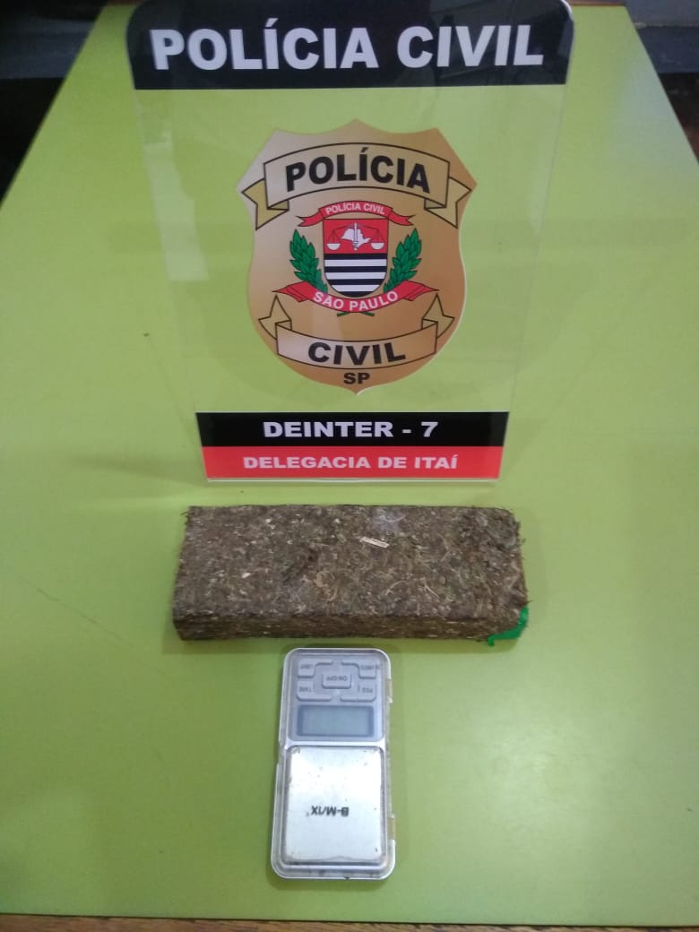 Denúncia produz investigação que leva polícia até meio quilo de maconha - sudoestepaulista