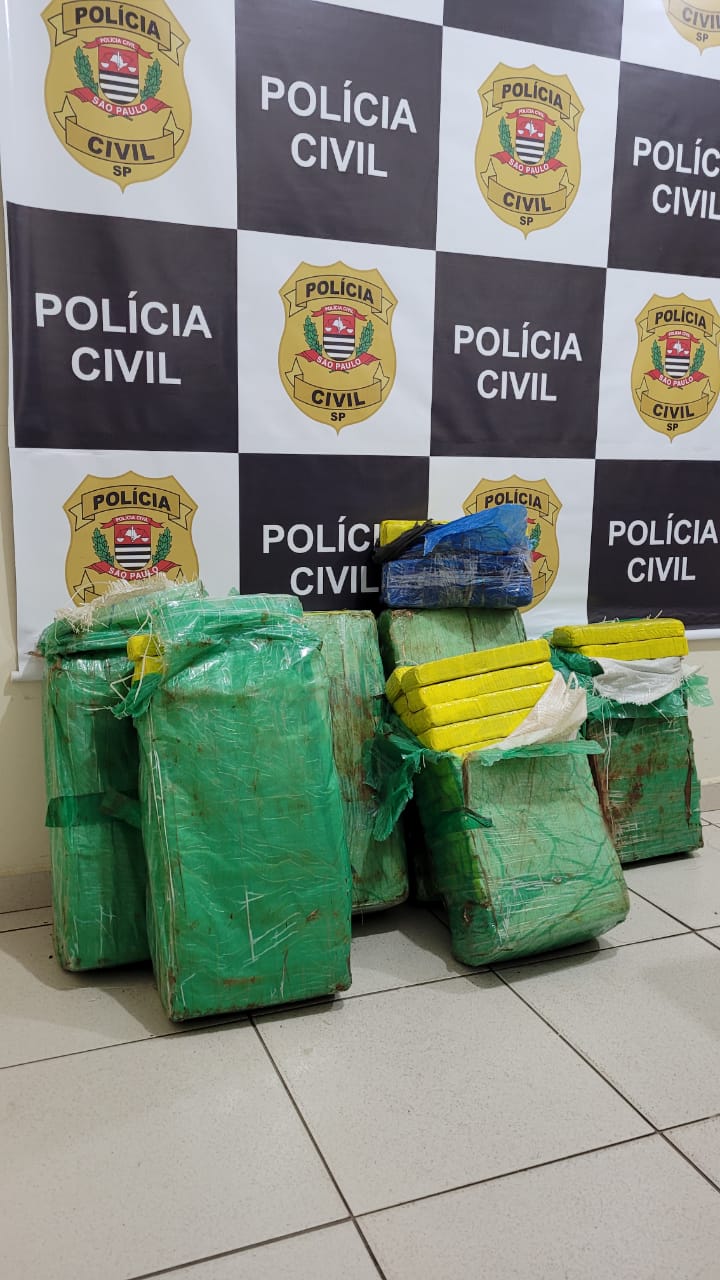 Junto de 170 tijolos de maconha DISE diz que prendeu "homem forte" do tráfico na região - sudoestepaulista