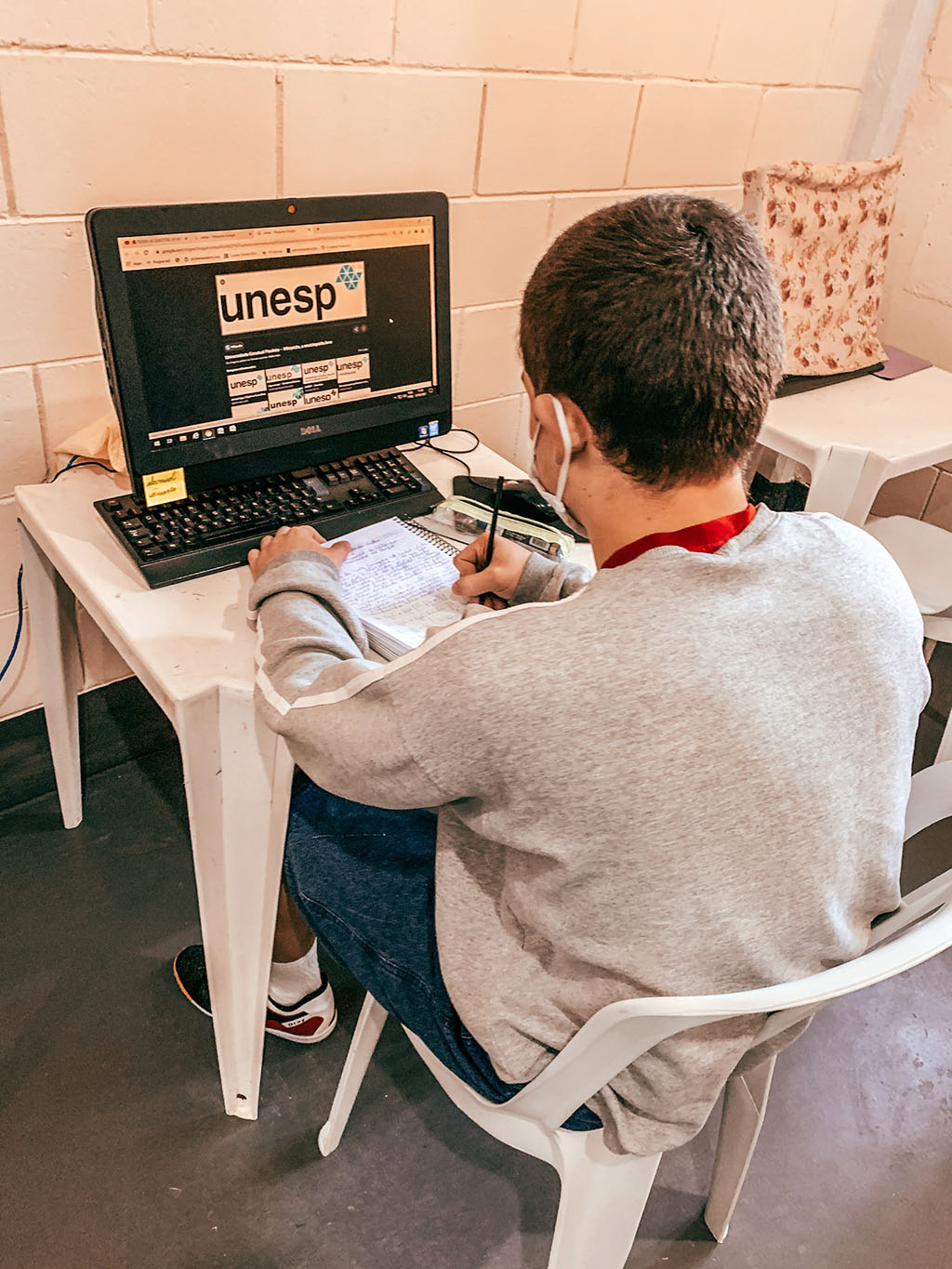 Jovem da Fundação CASA de Cerqueira César participa de projeto na Unesp   - sudoestepaulista