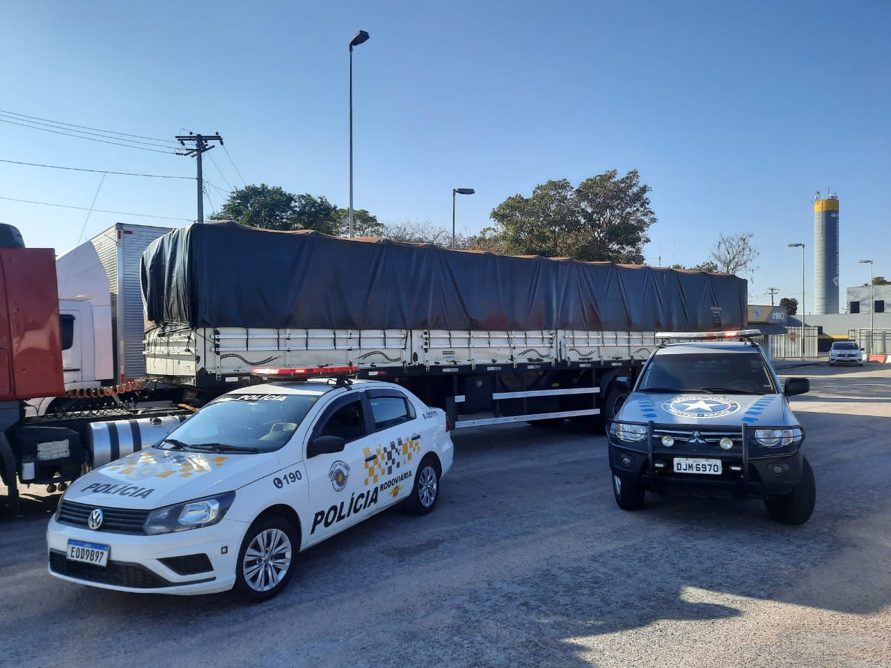 Pelo segundo dia seguido, Receita Federal apreende carreta carregada de cigarros na rodovia Castelo Branco - sudoestepaulista