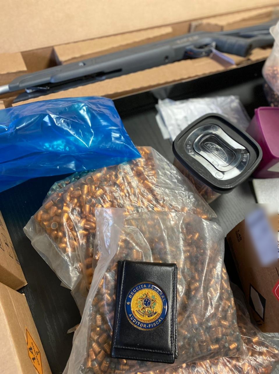 Receita e Polícia Federal atuam no combate ao contrabando de ouro e pedras preciosas extraídas em garimpos na Amazônia - sudoestepaulista