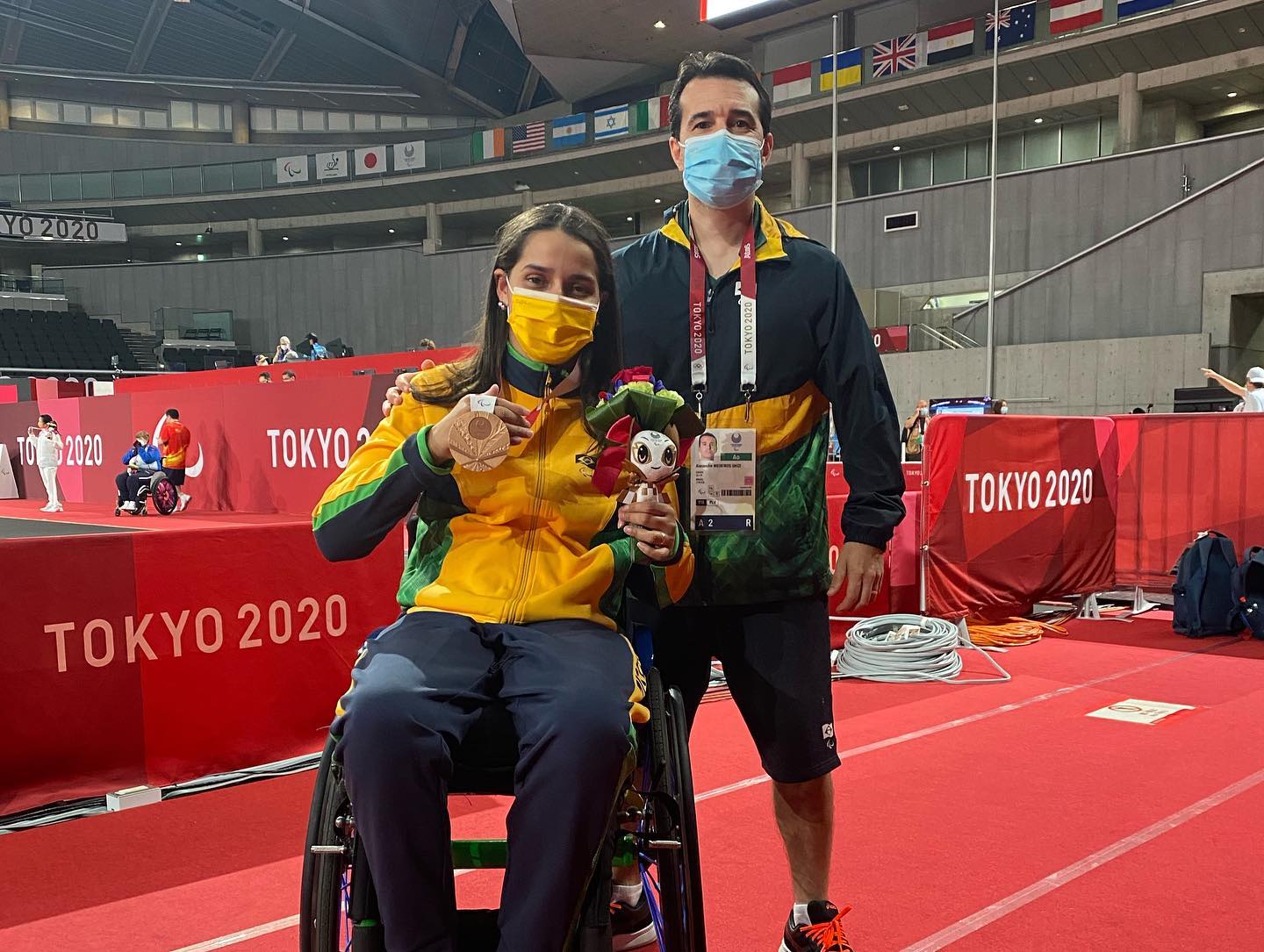 Catia Oliveira exibe medalha histórica conquistada em Tóquio - sudoestepaulista Catia Oliveira exibe medalha histórica conquistada em Tóquio - sudoestepaulista
