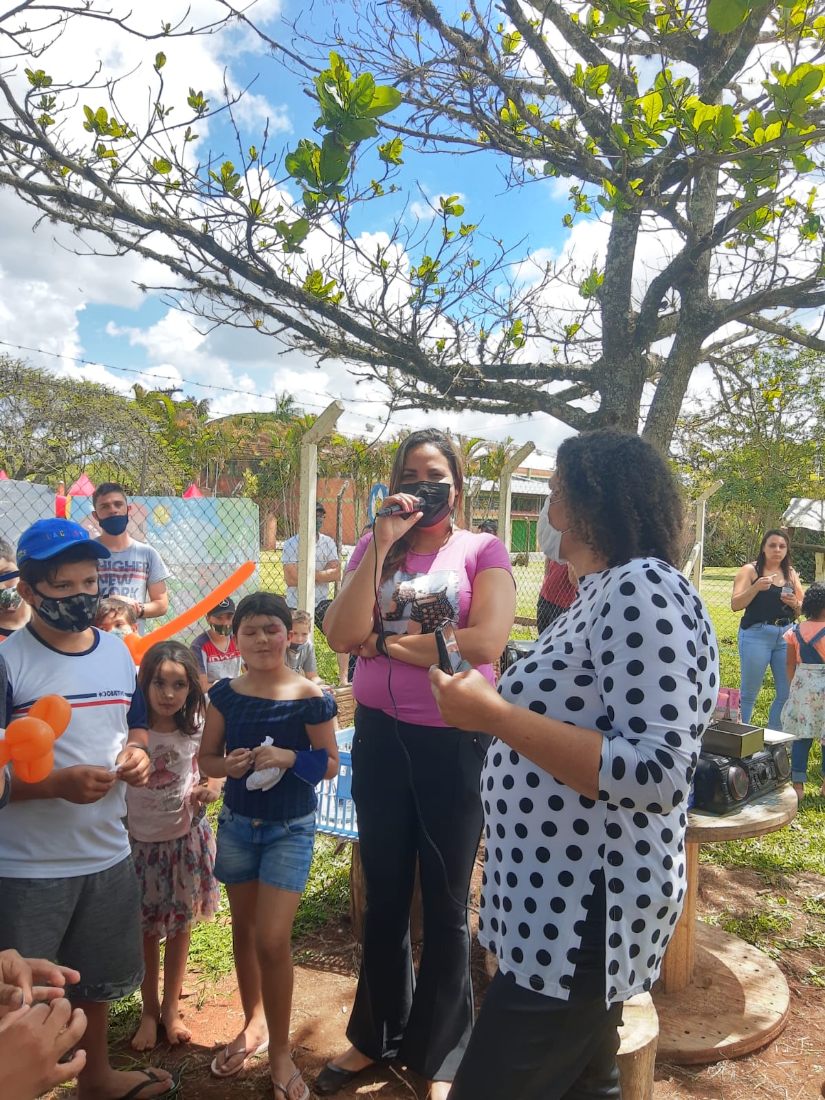Crianças de Campos de Holambra foram presenteadas com evento “Um Novo Tempo com Alegria” - sudoestepaulista