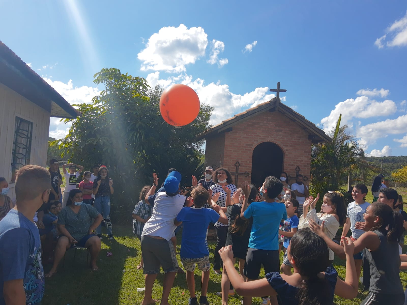Crianças de Campos de Holambra foram presenteadas com evento “Um Novo Tempo com Alegria” - sudoestepaulista