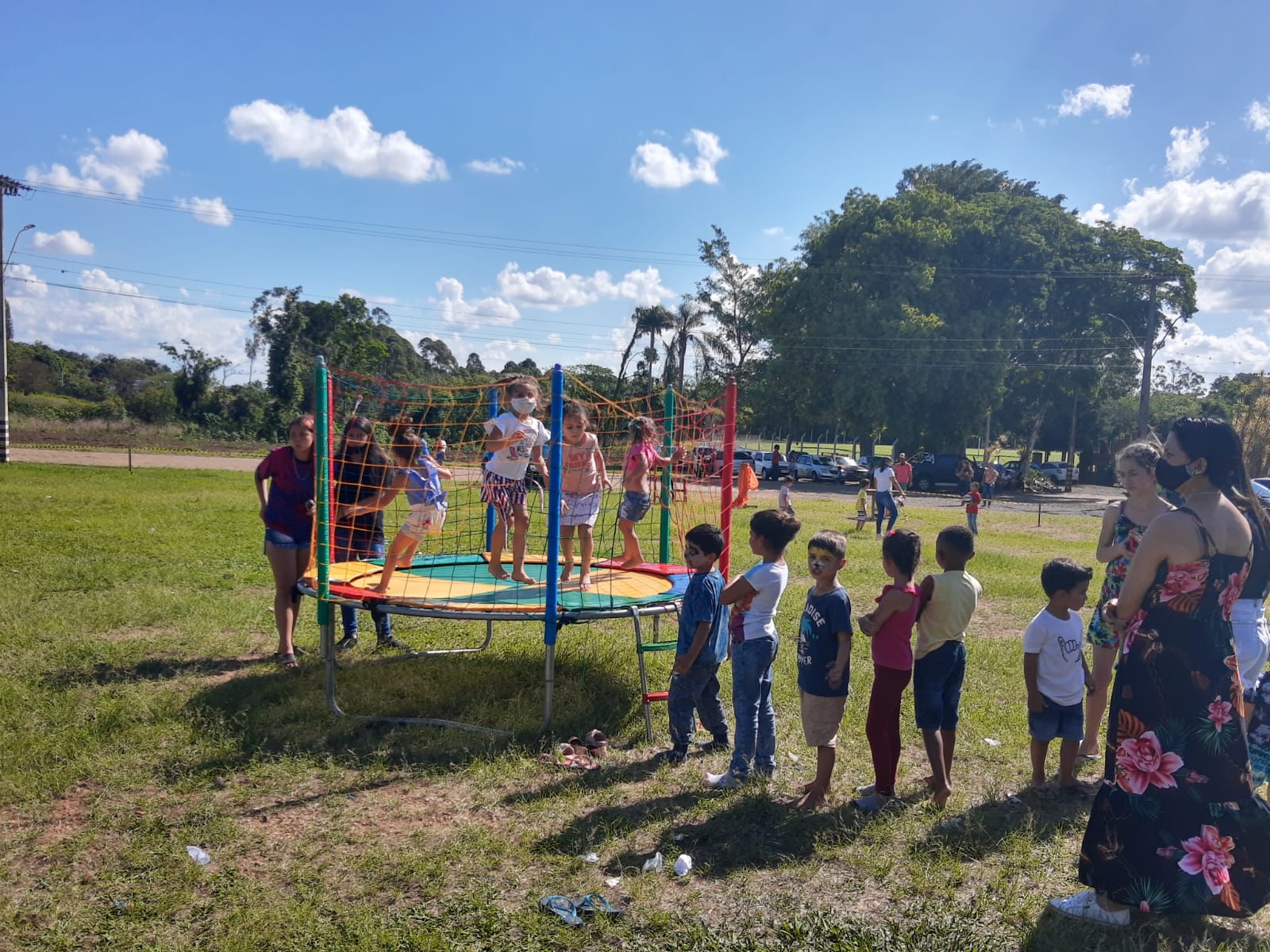 Crianças de Campos de Holambra foram presenteadas com evento “Um Novo Tempo com Alegria” - sudoestepaulista