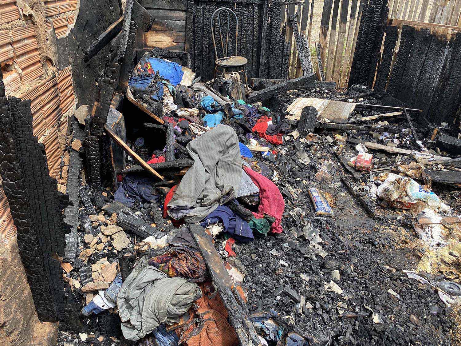 Incêndio que destruiu residência de família humilde em Itararé pode ter sido criminoso - sudoestepaulista