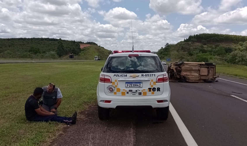 Patrulheiros evitam motorista de cometer suicídio em plena Rodovia Castelo Branco - sudoestepaulista