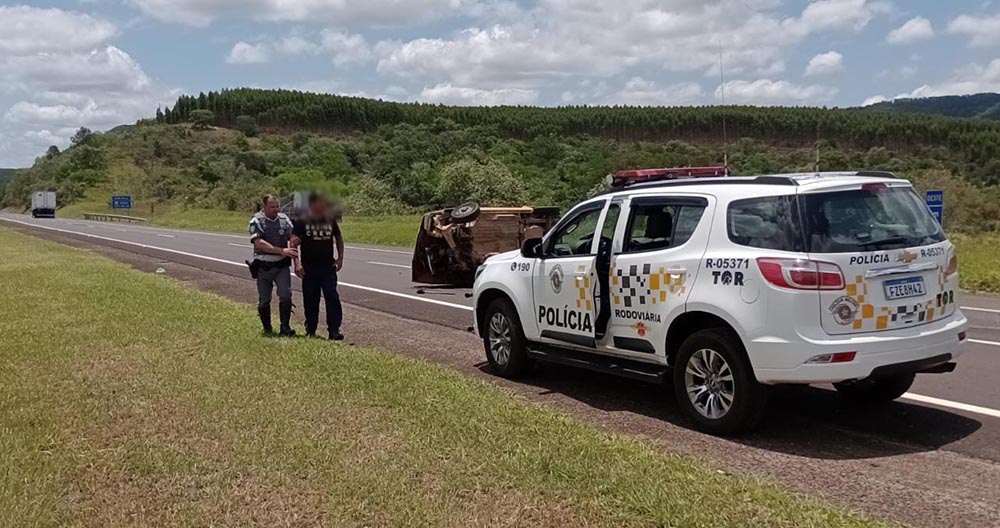 Patrulheiros evitam motorista de cometer suicídio em plena Rodovia Castelo Branco - sudoestepaulista