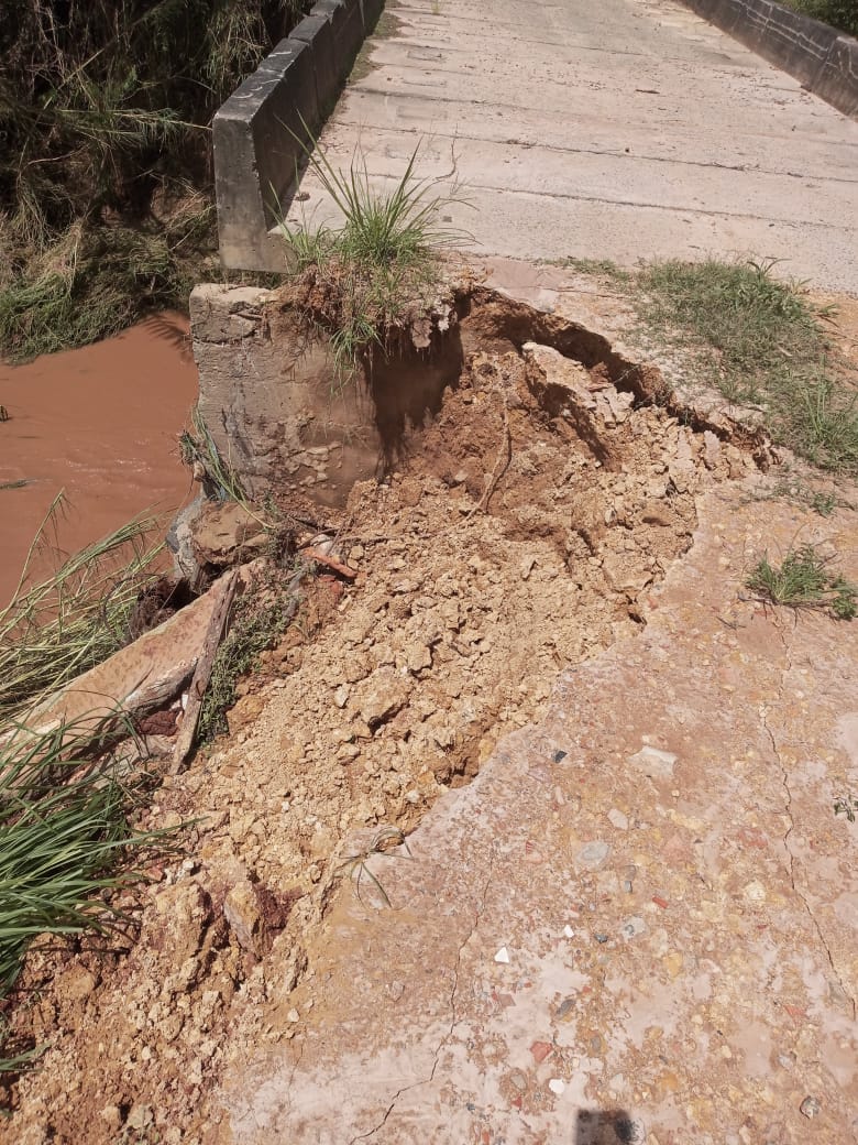 Chuvas arrastam e interditam pontes, danificam estradas e deixam moradores rurais isolados em Itaporanga - sudoestepaulista