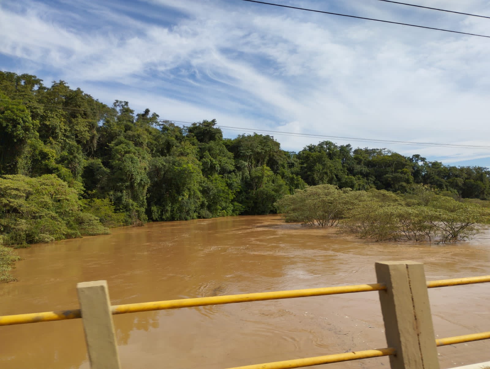 Chuvas arrastam e interditam pontes, danificam estradas e deixam moradores rurais isolados em Itaporanga - sudoestepaulista
