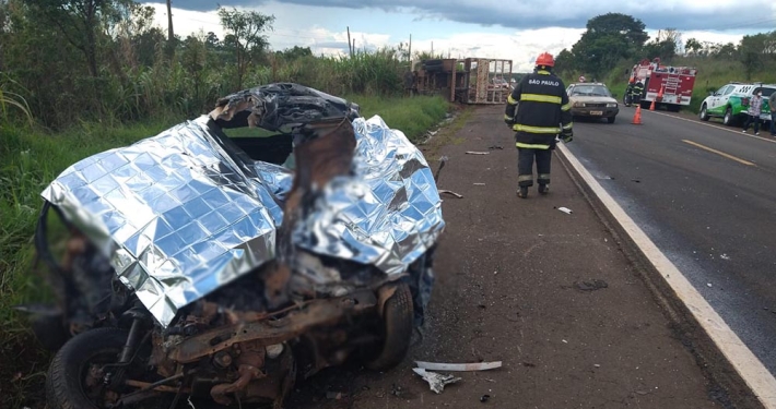 Corpo de jovem que morreu em colisão de carro com carreta é sepultado em Paranapanema - sudoestepaulista