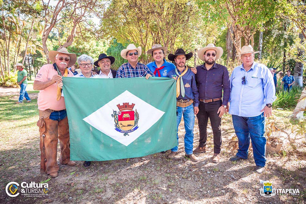 Comitivas de tropeiros que saíram há 9 dias de Itararé, chegam ao destino, em Sorocaba - sudoestepaulista