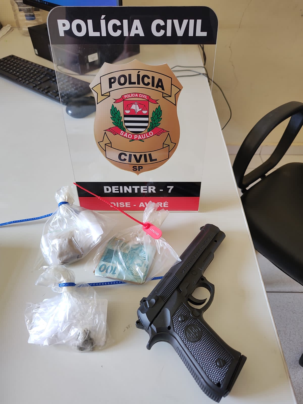 Após prender três homens por tráfico, Polícia Civil flagra mulher com drogas em Avaré - sudoestepaulista