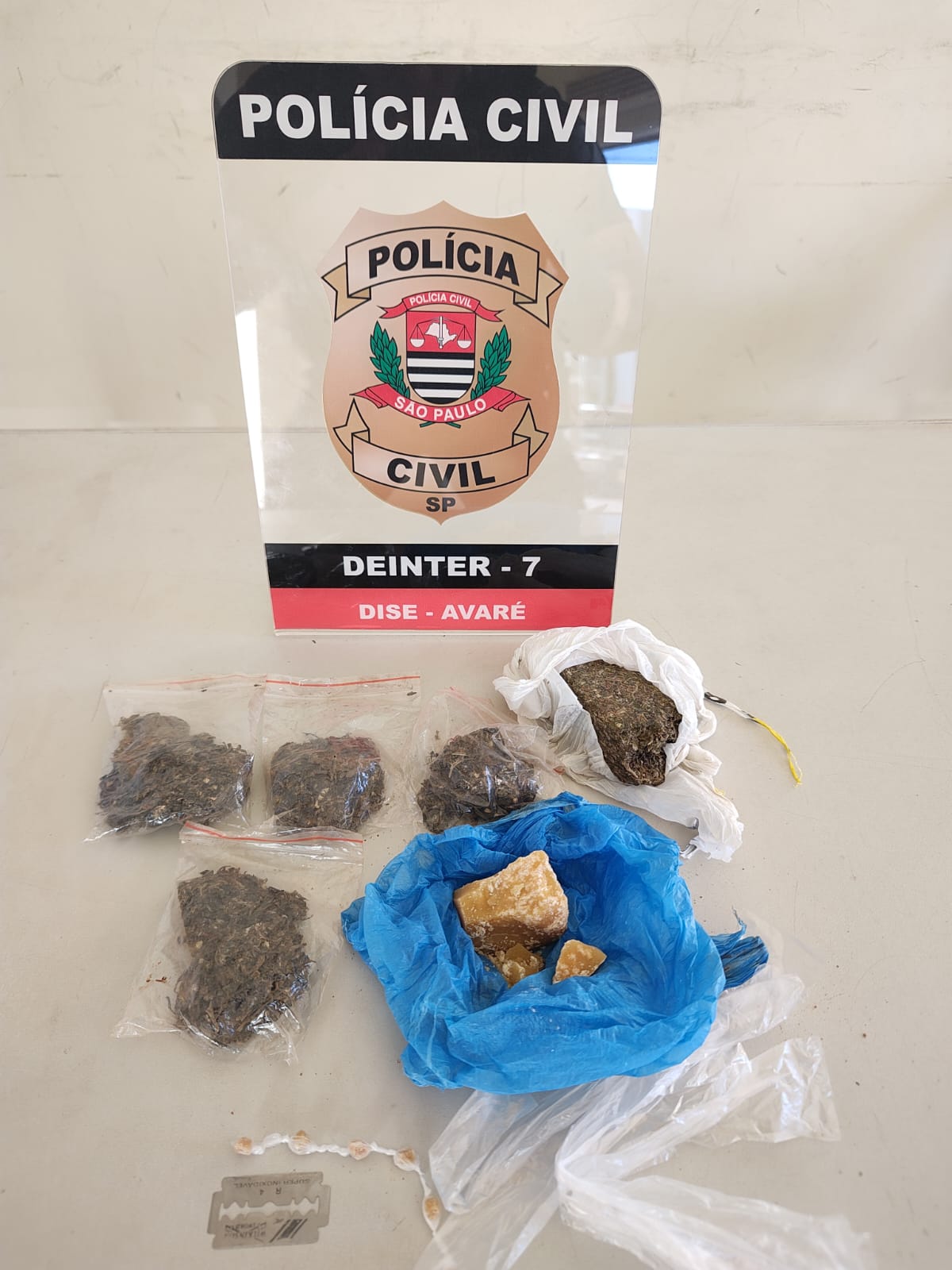 Mandado de busca e cães farejadores levam Polícia Civil de Avaré até dois traficantes - sudoestepaulista Mandado de busca e cães farejadores levam Polícia Civil de Avaré até dois traficantes - sudoestepaulista