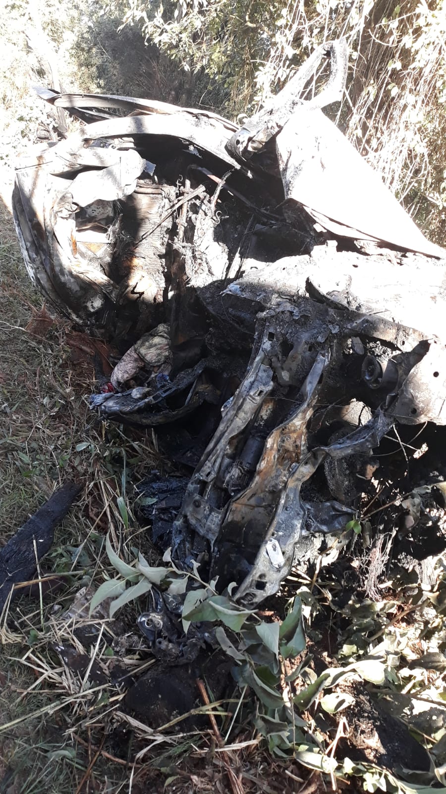 Colisão entre carro e caminhão, provoca incêndio que resulta em dois corpos carbonizados - sudoestepaulista