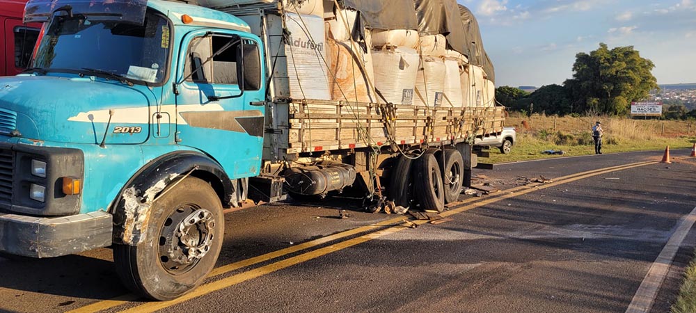 Bêbado e em alta velocidade, motorista morre ao bater carro em caminhão na SP-261 - sudoestepaulista