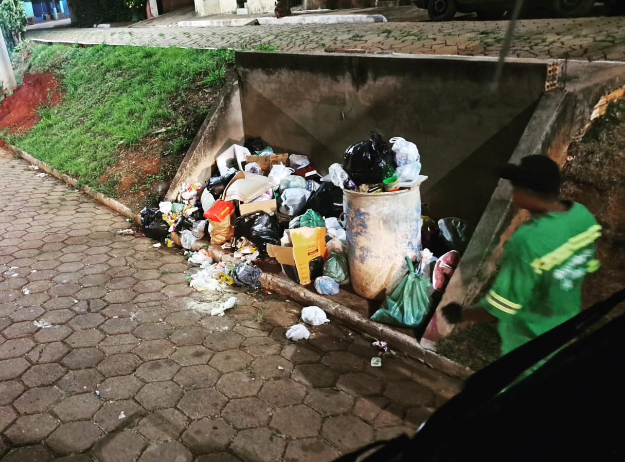 Carneiro em decomposição encontrado na esteira da reciclagem revolta trabalhadores em Fartura - sudoestepaulista