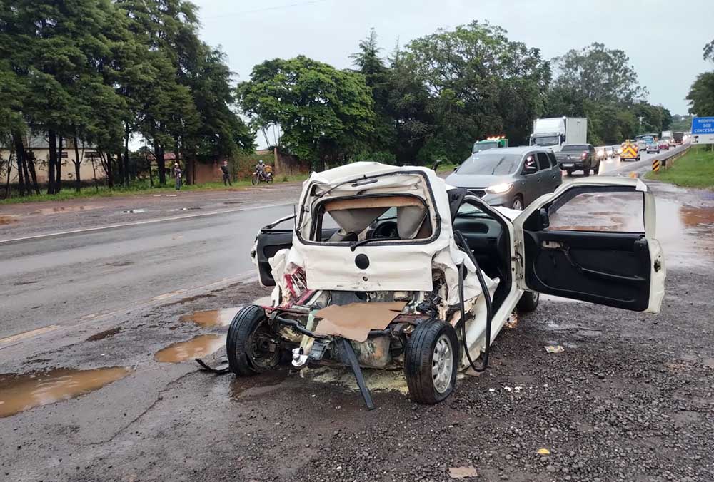 Engavetamento, feridos graves, incêndio e grande congestionamento em dois acidentes na SP-255 em Itaí - sudoestepaulista