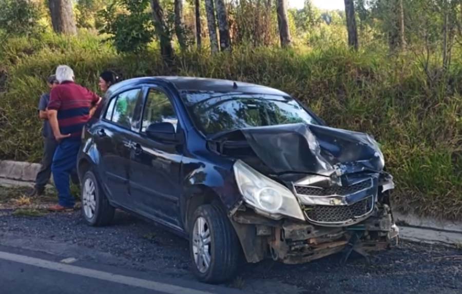 Uma morte e cinco feridos em acidente envolvendo carreta e dois carros entre Itapeva e Nova Campina - sudoestepaulista