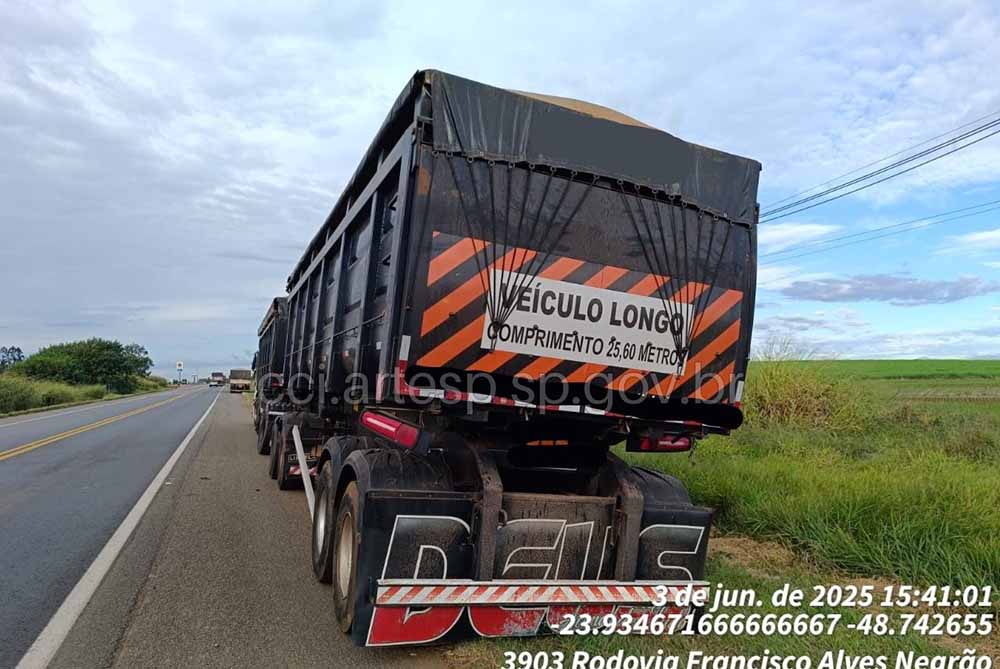 Caminhoneiro morre em colisão entre carretas na SP-258, em Taquarivaí - sudoestepaulista