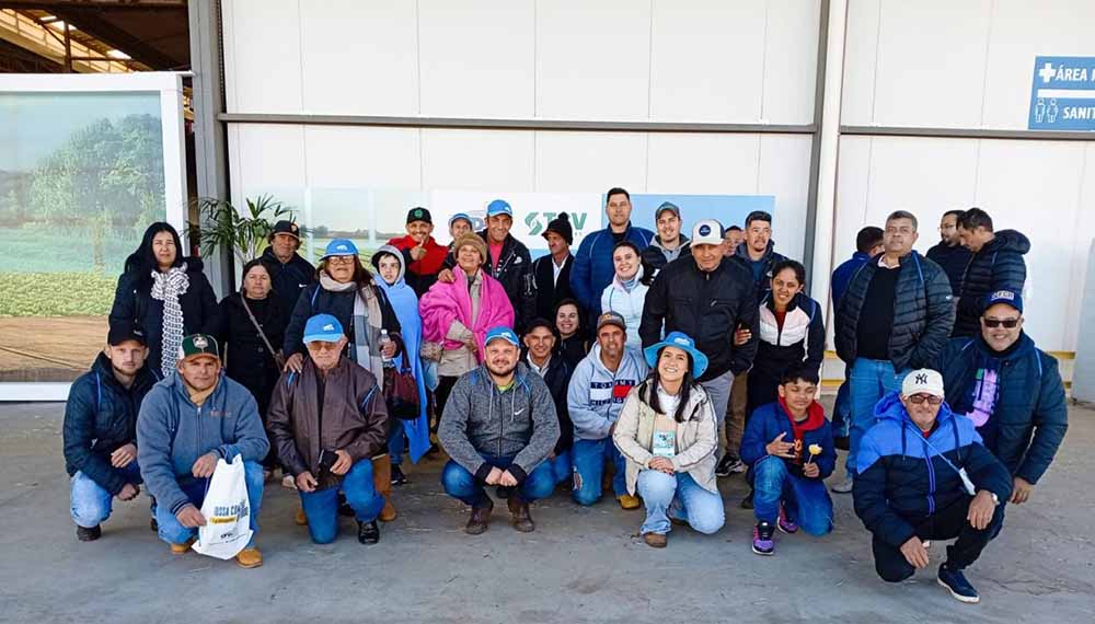 Produtores de Capão Bonito participam de feira de horticultura em Holambra - sudoestepaulista