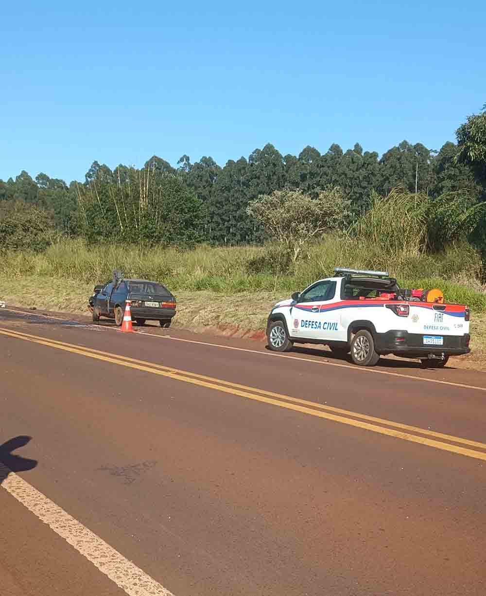 Três ficam feridos em colisão na SP-303, em Bernardino de Campos - sudoestepaulista