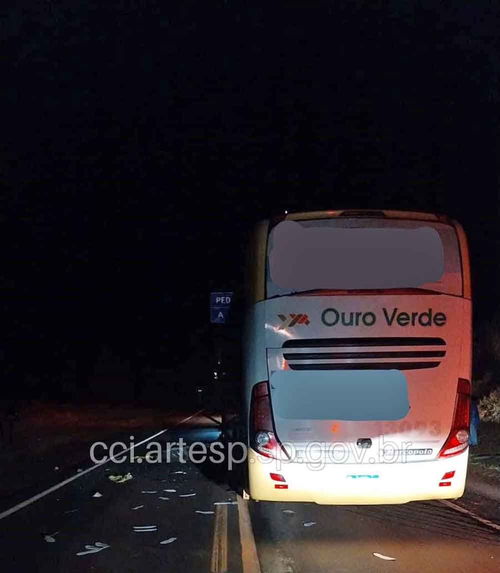 Artesp diz o que levou caminhão a colidir com ônibus na SP-255, em Itaí - sudoestepaulista