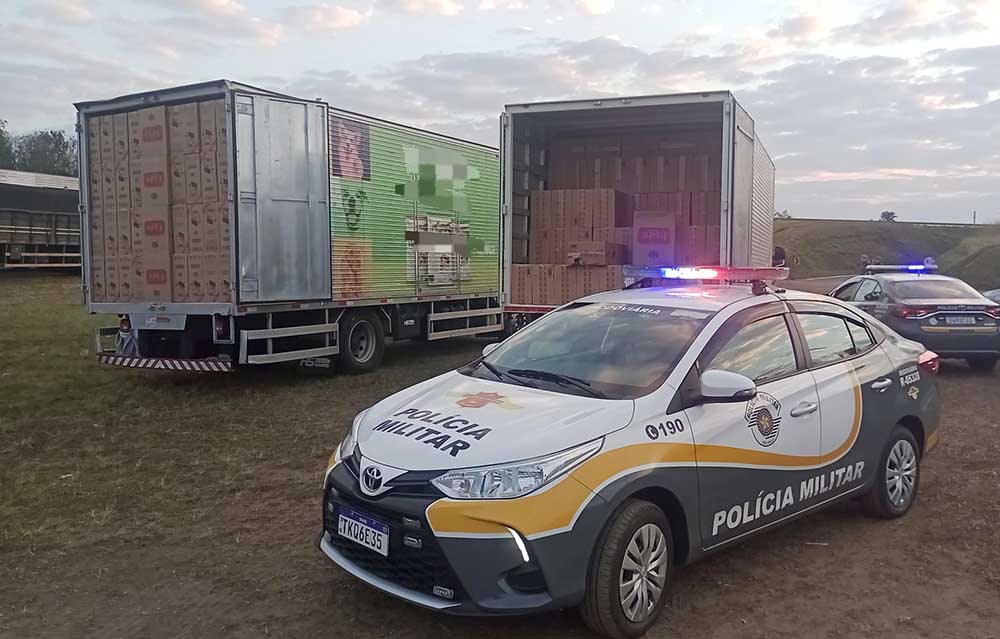 Polícia Rodoviária flagra dois caminhões abarrotados de cigarros contrabandeados - sudoestepaulista