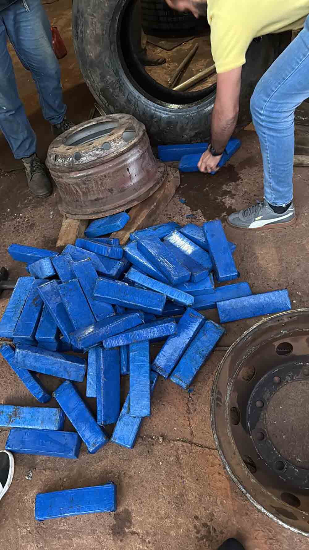 Polícia descobre que maconha chegava a Piraju dentro de pneus de caminhão - sudoestepaulista