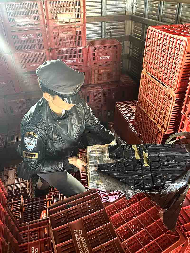 Próximo a Paranapanema, TOR flagra caminhão com quase 1 tonelada de marijuana - sudoestepaulista