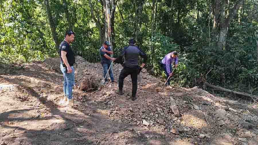 Fazenda do crime em Paranapanema: Polícia desenterra ossadas de gado e lataria de caminhonete roubada em Taquarituba - sudoestepaulista