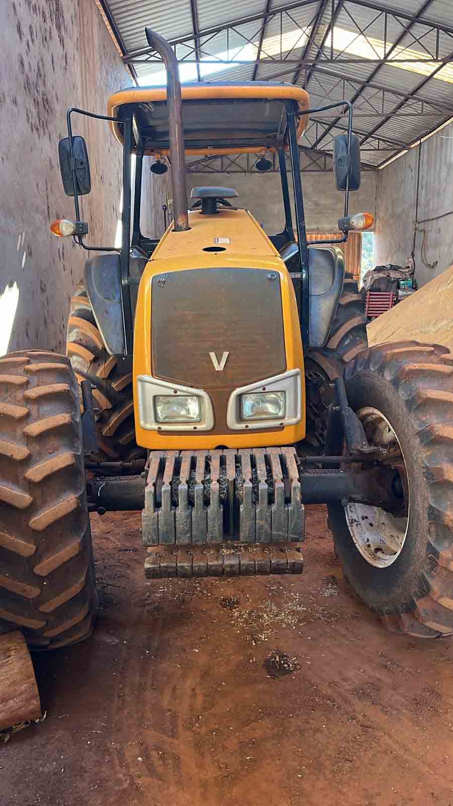 Trator roubado em Limeira é recuperado pela Polícia Civil em Piraju - sudoestepaulista