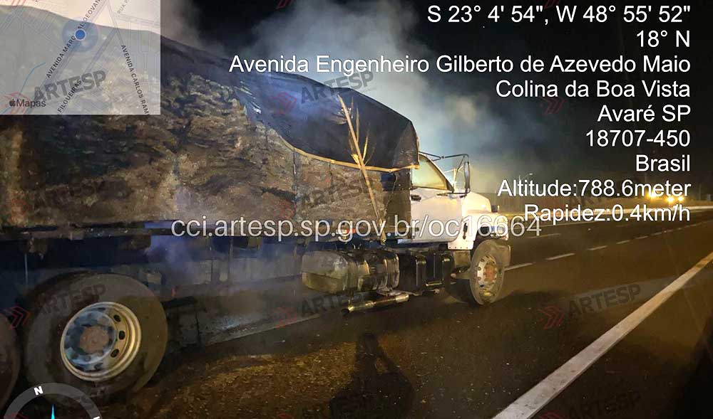 Motorista morre carbonizado ao bater carro em traseira de caminhão na SP-255, em Avaré - sudoestepaulista