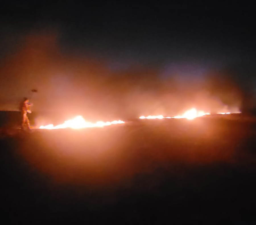 Fogo em colheitadeira atinge lavoura em Taquarituba e não espalha graças ao trabalho da Defesa Civil - sudoestepaulista