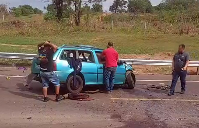 Os detalhes da colisão na SP-255 que provocou a morte dos motoristas e ferimentos em quatro pessoas - sudoestepaulista