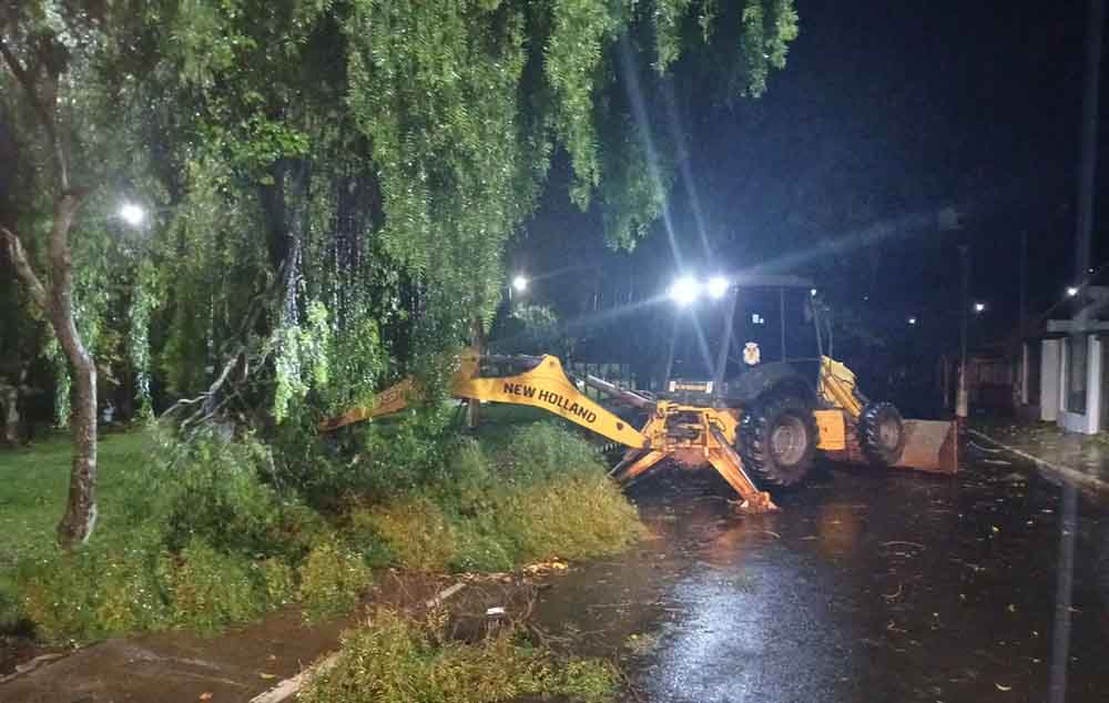 Ciclone atingiu Taquarituba com ventos acima de 100km/h e 100mm de precipitação - sudoestepaulista