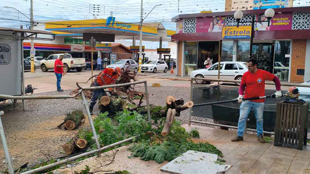 Ciclone atingiu Taquarituba com ventos acima de 100km/h e 100mm de precipitação - sudoestepaulista