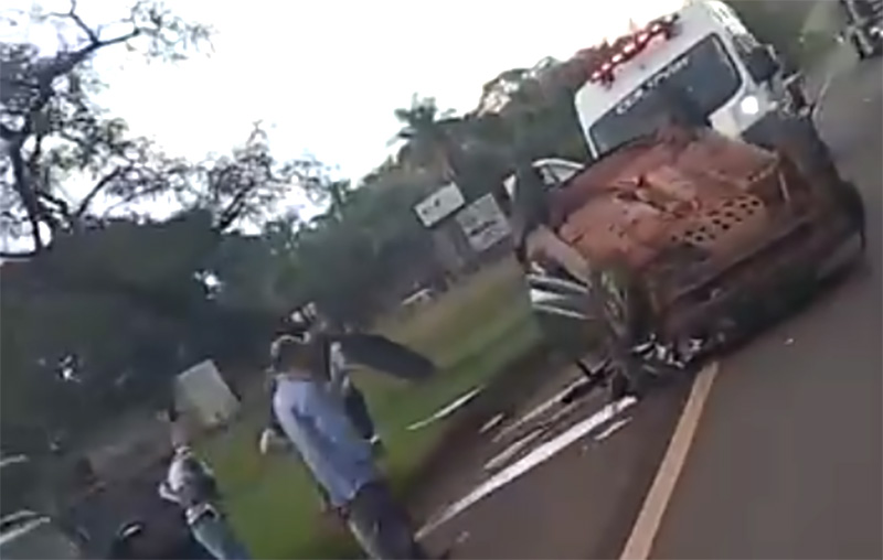 Estouro de pneu provoca capotamento na SP-255, em Avaré - sudoestepaulista