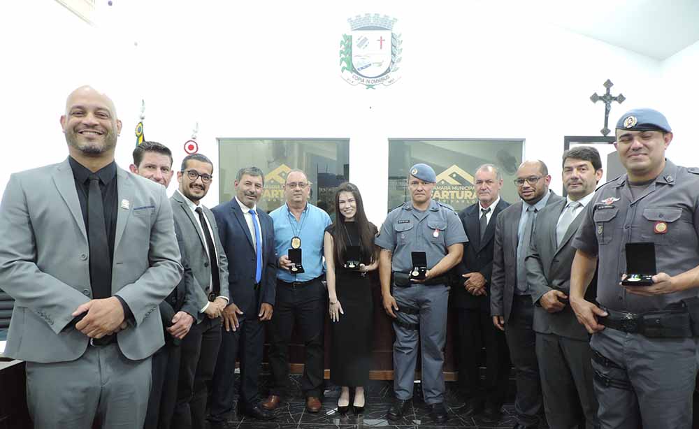 Policiais de Fartura recebem Medalha de Reconhecimento Comunitário de Segurança - sudoestepaulista