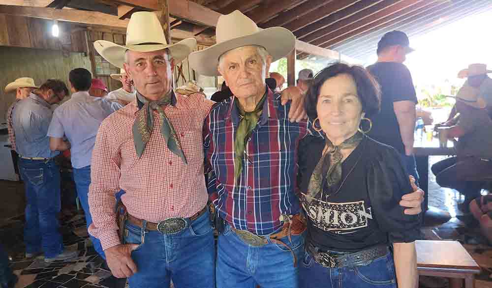 Dominguinho Amaro, lenda do rodeio brasileiro comemora 80 anos em Fartura - sudoestepaulista