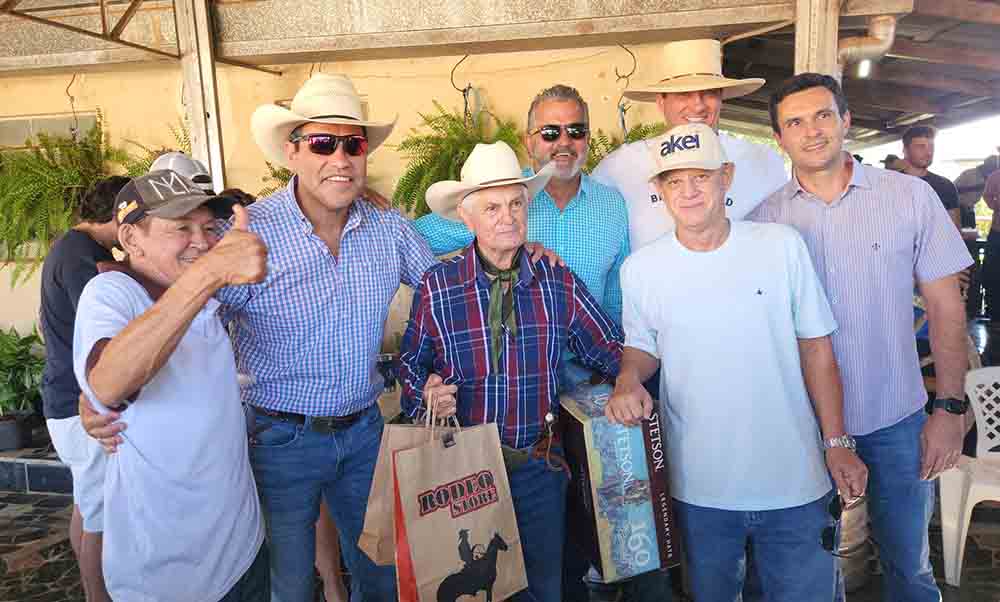 Dominguinho Amaro, lenda do rodeio brasileiro comemora 80 anos em Fartura - sudoestepaulista