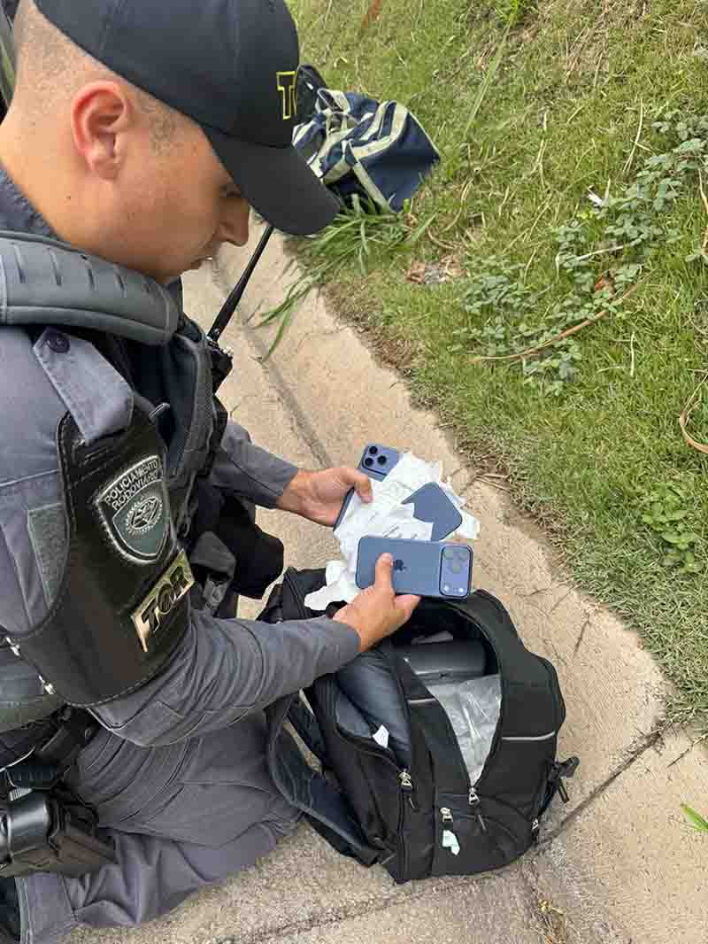 Polícia Rodoviária flagra na SP-280 durante a semana: tráfico de drogas, trator furtado e contrabando - sudoestepaulista