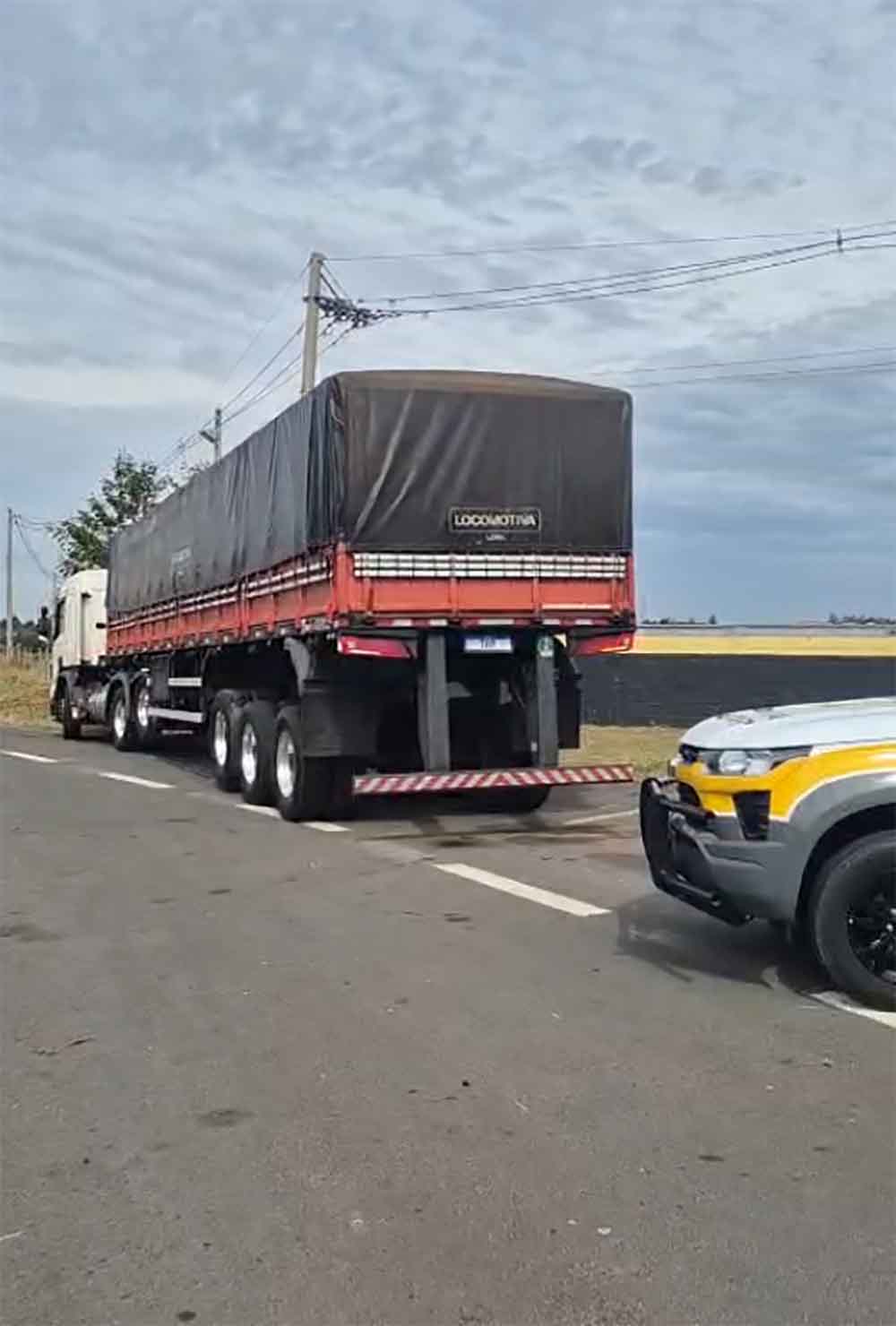 Polícia Rodoviária realiza na SP-280, a segunda maior apreensão de marijuana do ano no Estado SP - sudoestepaulista Polícia Rodoviária realiza na SP-280, a segunda maior apreensão de marijuana do ano no Estado SP - sudoestepaulista