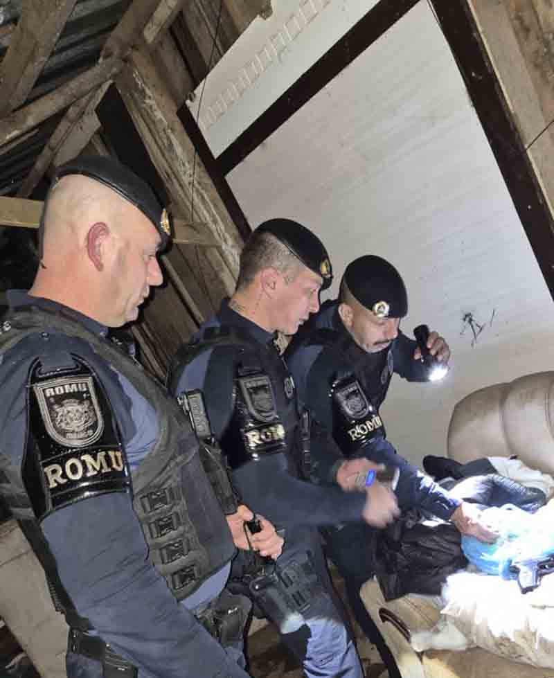Denúncia anônima leva ROMU até local de armazenamento de drogas em Itararé - sudoestepaulista