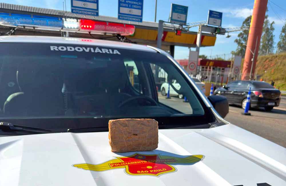 Emagrecedores e tijolo de crack são apreendidos pela Polícia Rodoviária nas SP-280 e SP-270 - sudoestepaulista Emagrecedores e tijolo de crack são apreendidos pela Polícia Rodoviária nas SP-280 e SP-270 - sudoestepaulista